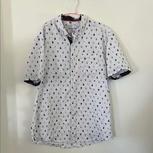 International Report Skull Print Short Sleeve Button Up Shirt Size XL